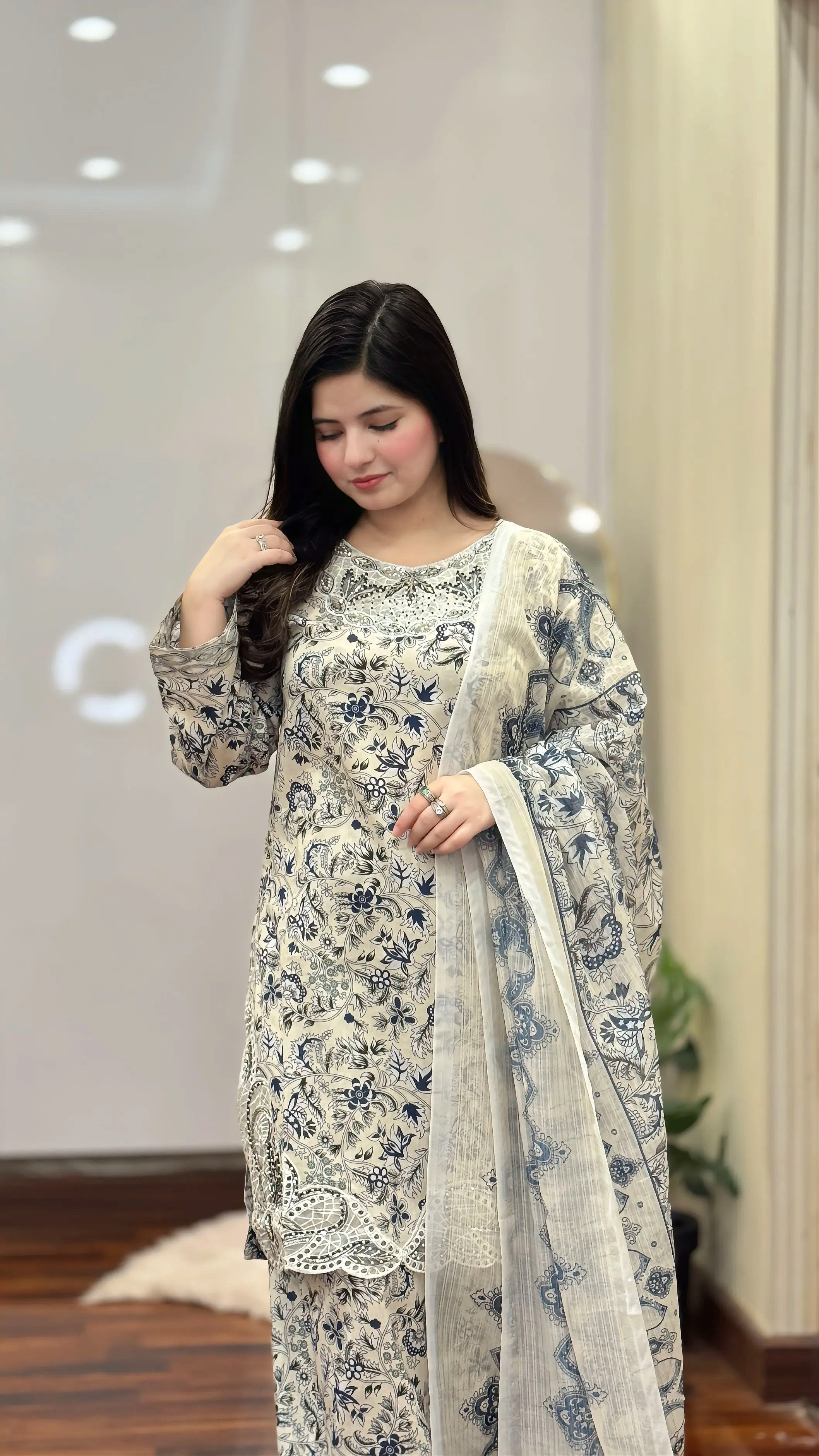3 Piece - Farshi Shalwar Suite